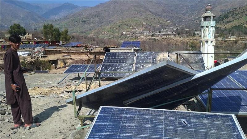 Pakistan: „Offener Krieg“, bis Taliban Terror entsagen Auch auf pakistanischer Seite gab es Schäden nach Gefechten zwischen afghanischen und pakistanischen Truppen.