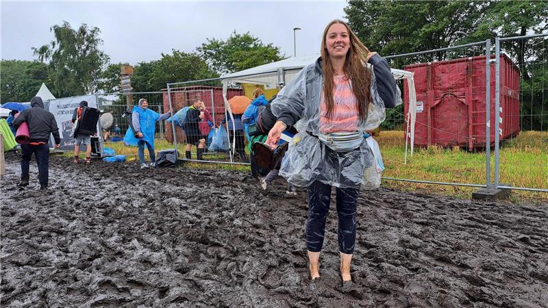 Auch bei Matsch und Regen gilt: nicht die gute Laune verlieren. Foto: Jan Iven