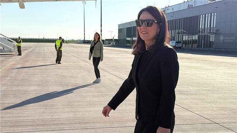Auch bei ihrer letzten Reise als Außenministerin steht für Annalena Baerbock (Grüne) die Bedrohung durch Russland im Zentrum. Bei Beratungen auf Bornholm geht es vor allem um die Sicherheit im Ostseeraum.