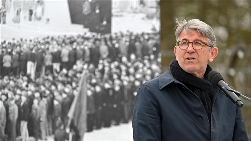 Auch beim Gedenken an den Jahrestag der Befreiung des früheren KZ Buchenwald gab es Protest gegen Weimer. (Archivbild)