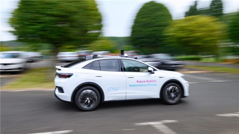 Auch beim autonomen Fahren stellen sich Fragen der Produkthaftung. (Symbolbild)