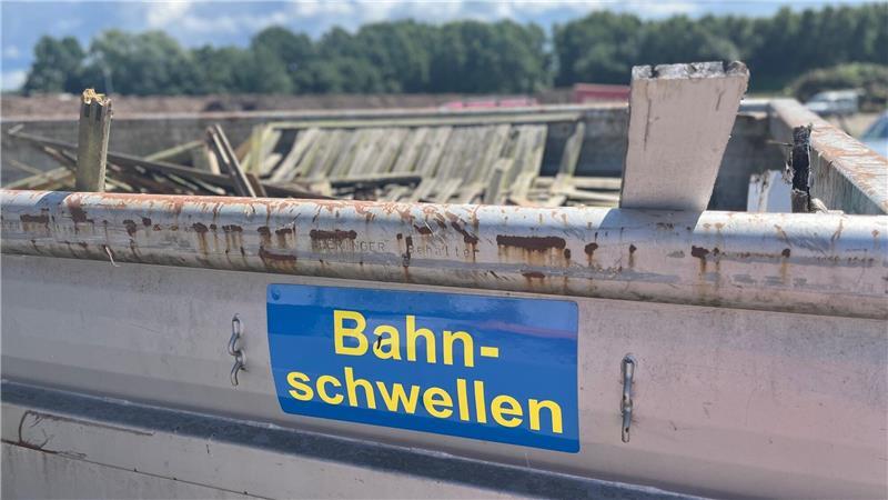 Auch belastetes Altholz soll in der geplanten Anlage auf Bützflethersand verbrannt werden. Dank einer leistungsstarken Rauchgasfilteranlage sollen die Emissionen aber deutlich unter den Grenzwerten bleiben.