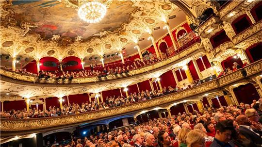Auch das Schauspielhaus ist bei der Hamburger Theaternacht dabei. (Archivfoto)