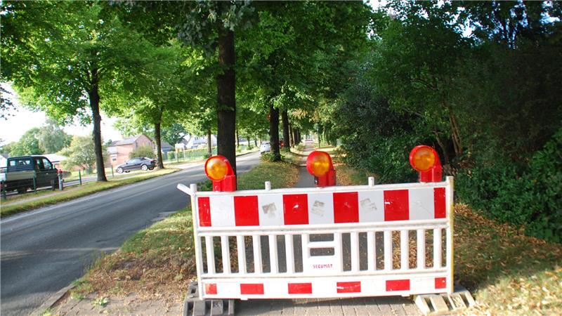 Auch der Fuß- und Radweg ist gesperrt.