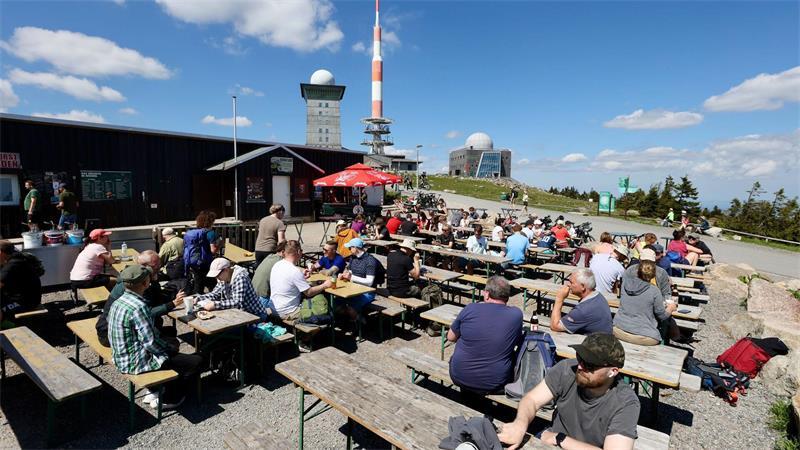 Auch der Harz stellt sich im Sommer auf viele Urlauber und Tagesausflügler ein. (Archivbild)