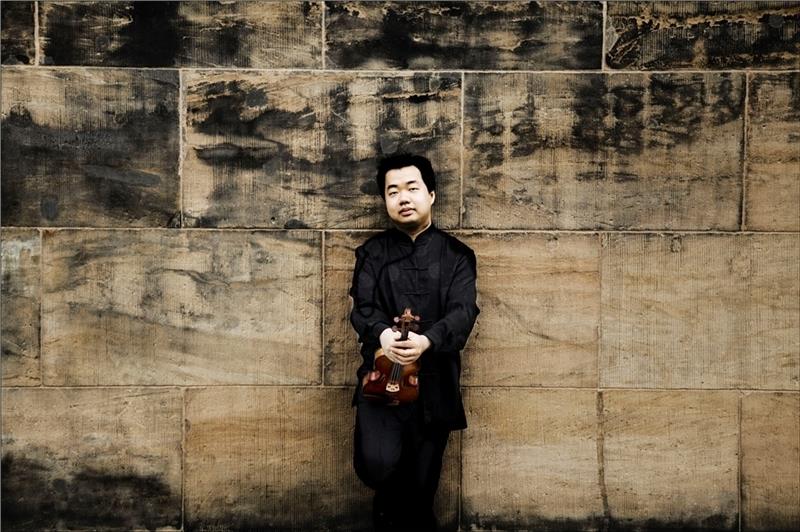 Die Musik widmet sich dem Thema Mut Auch der chinesische Star-Geiger Ning Feng tritt auf. Foto: Felix Broed