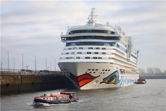 Auch die AIDA-Kreuzfahrtschiffe sind wieder auf Diesel umgestiegen. Foto: Christian Charisius/dpa