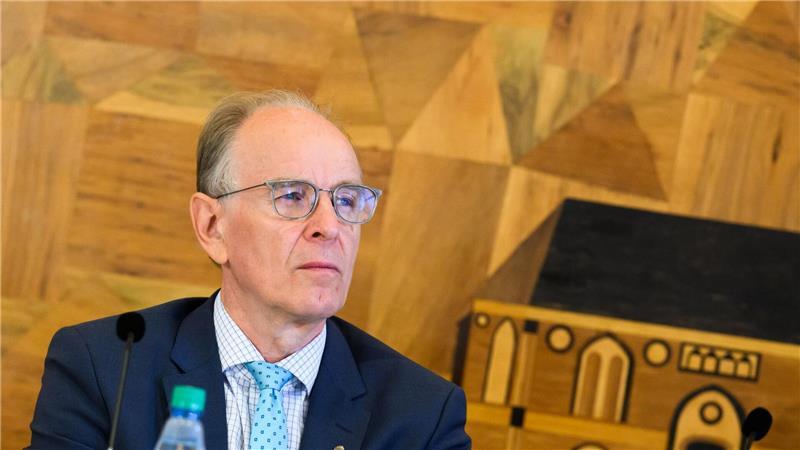 Auch die Aufarbeitung sexualisierter Gewalt wird Landesbischof Ralf Meister bei der Synode beschäftigen. (Archivbild)