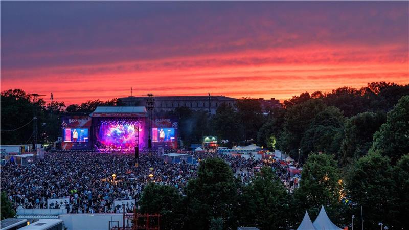 Wetter bleibt unbeständig - Rock im Park und Rock am Ring mit Regen Auch die Besucher von Rock im Park müssen sich in Nürnberg auf Regen einstellen.