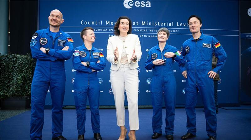 Esa-Chef: Ticket Richtung Mond für deutschen Astronauten Auch die Deutschen Gerst und Maurer träumen vom Mond. (Archivbild)