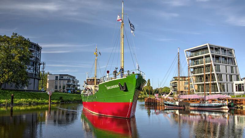 Maritime Ausflugsfahrten mit Booten auf der Elbe und Fleetkähnen in Stade Auch die Greundiek ist am Wochenende unterwegs.