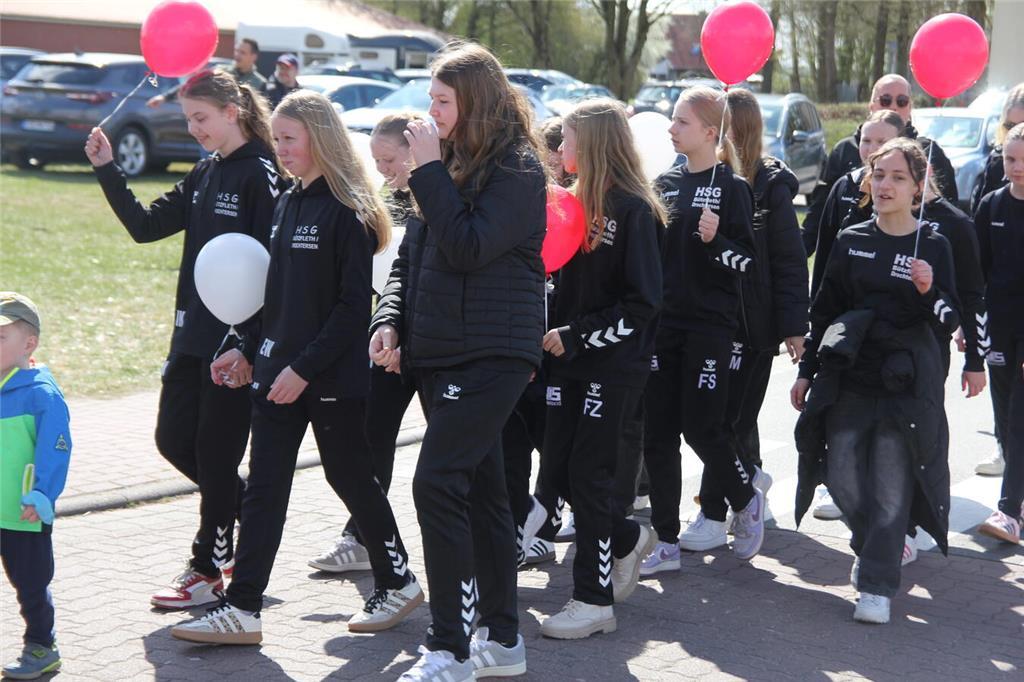 Auch die Handball-Mädels der HSG Bützfleth/Drochtersen beteiligten sich am Blüte...