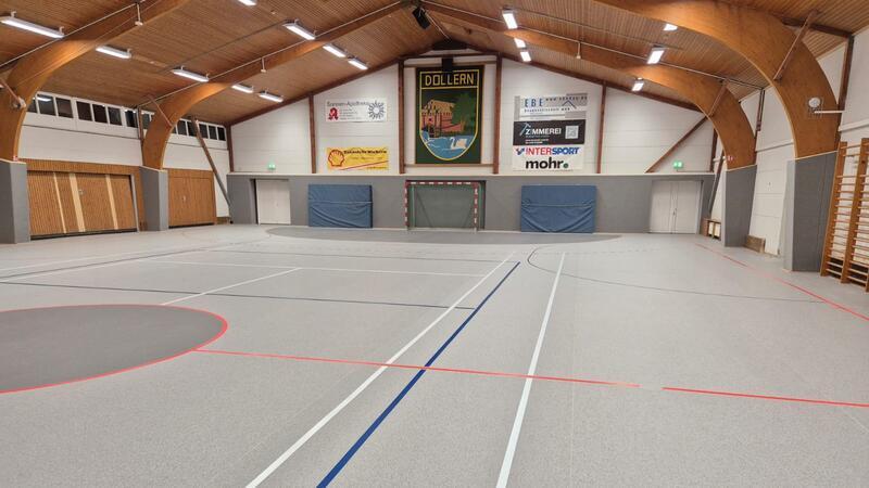 Neuer Hallenboden in der Sporthalle Dollern. 