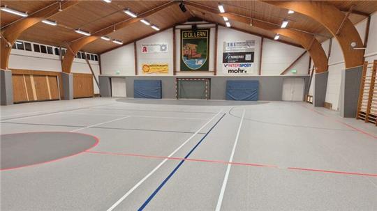 Neuer Hallenboden in der Sporthalle Dollern. 