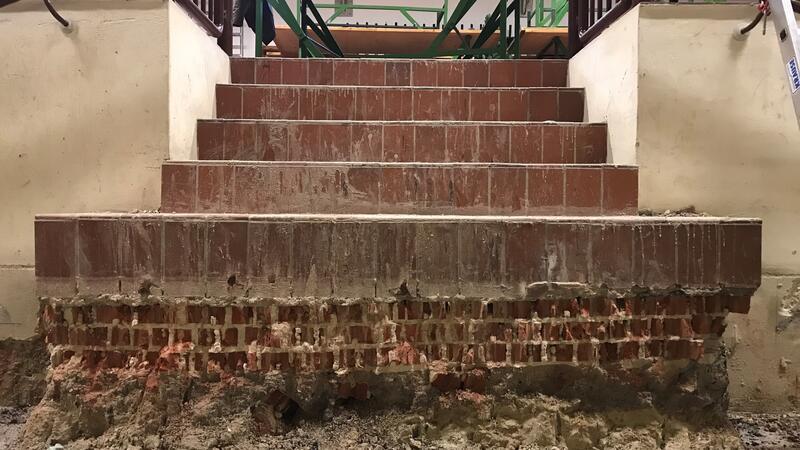 Starkregen mit Folgen: Schießstand der Himmelpfortener Schützen schwer beschädigt Auch die Treppe zum Schießstand ist schwer beschädigt.