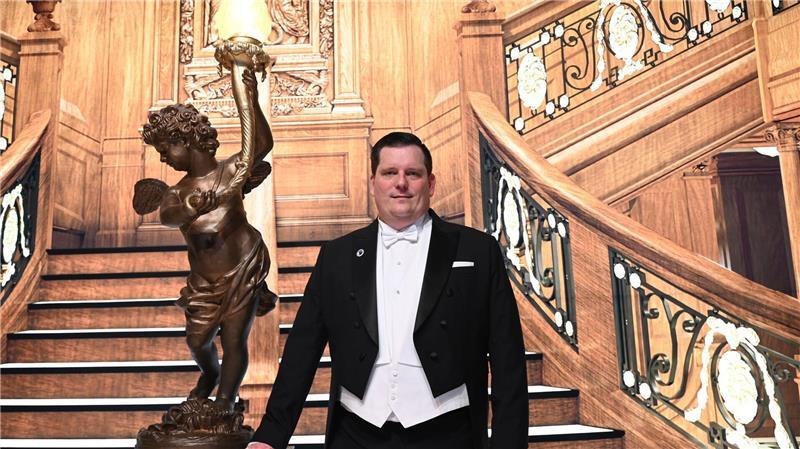 „Titanic“-Ausstellung in Hamburg: Ein Mythos wird lebendig Auch die berühmte Treppe darf natürlich nicht fehlen.