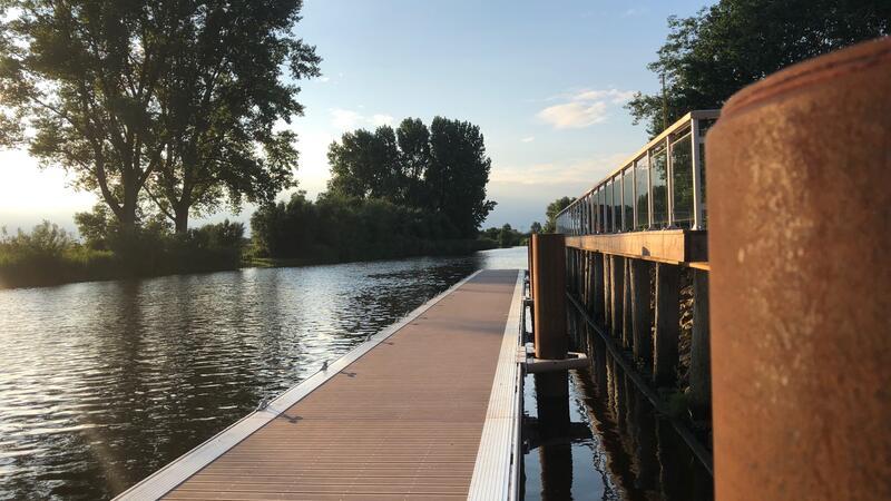 Auch dieses Projekt wurde mit Leader-Mitteln gefördert: Der Fährplatz in Gräpel und die neue Steganlage am Hafen. Jetzt werden neue Ideen für die Leader-Region gesucht.