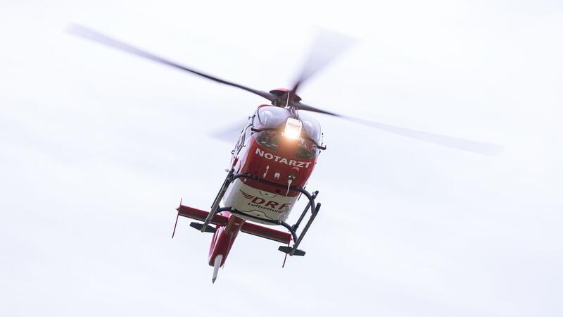 Massenkarambolage auf der A27 – Hund greift Frauen an – Mehrere Verletzte Auch ein Rettungshubschrauber kam zum Einsatz.