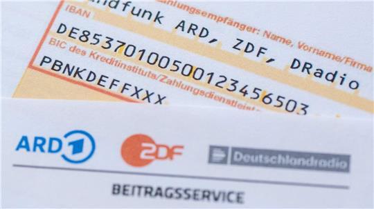 Auch ein deutsches Bankkonto wird angegeben. Das ist aber nicht vom Beitragsservice von ARD und ZDF.