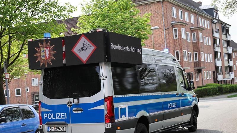 Auch eine Bundesstraße muss für die Arbeiten des Kampfmittelräumdienstes vorübergehend gesperrt werden. (Symbolbild)