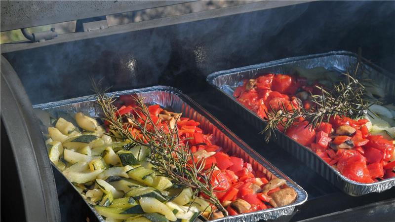 Für Klimaschutz verzichten die wenigsten auf Grillfleisch Auch fleischlos grillen ist möglich. (Archivbild)