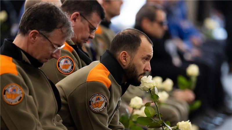 Auch für viele Retter war das Geschehen in Crans-Montana erschütternd.
