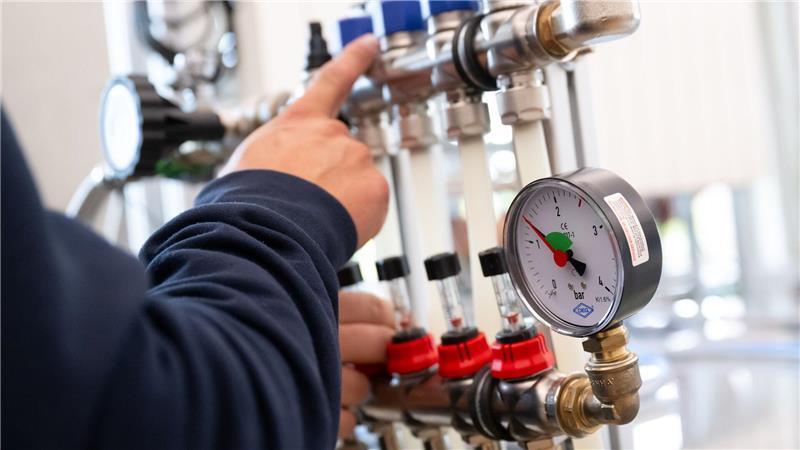 Fachkräftemangel in der Region Stade: Wehe, wenn die Babyboomer gehen Auch gerade das Handwerk benötigt für Technologien wie die Wärmepumpen Fachkräfte.