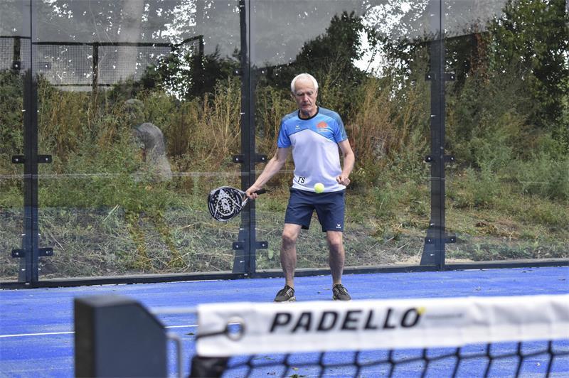 Auch im Padel-Fieber: Thomas Schulze, 1. Vorsitzender des TC Fredenbeck.
