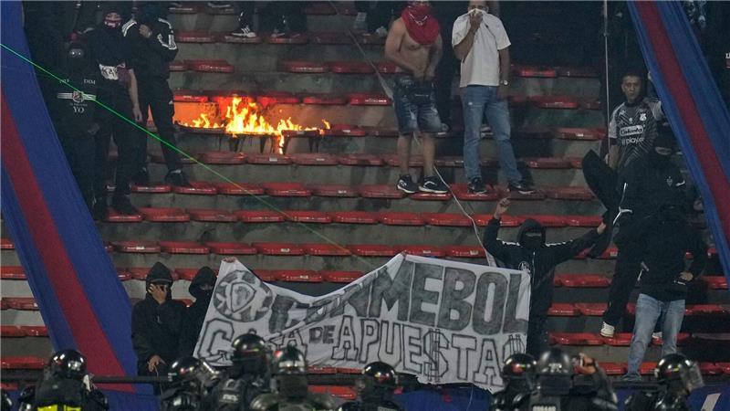 Auch im Stadion gab es Verwüstungen.