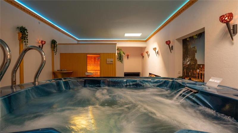 Auch im Whirlpool gilt strengstes Sex-Verbot!