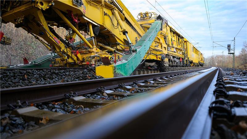 Auch im kommenden Jahr wird auf dem deutschen Schienennetz umfassend gebaut. (Archivbild)