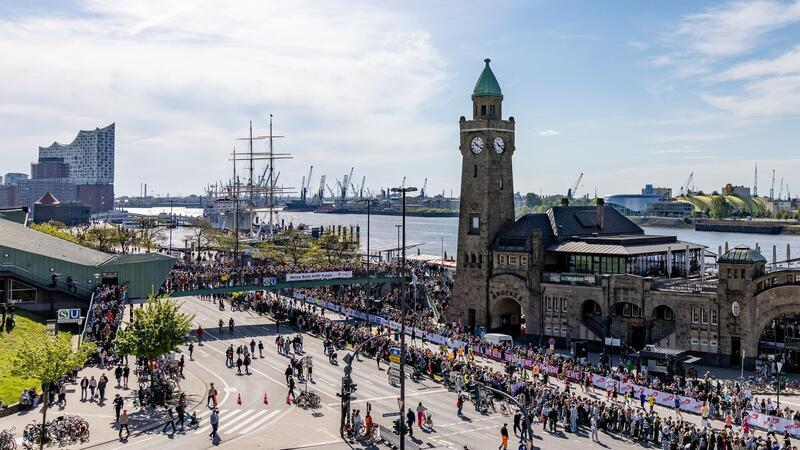 Marathon, Demos, A1 - Gesperrte Straßen in und um Hamburg Auch im letzten Jahr war beim Marathon viel los. Am kommenden Wochenende sind viele Straßen jedoch nicht nur wegen dieser Veranstaltung gesperrt. (Archivfoto)