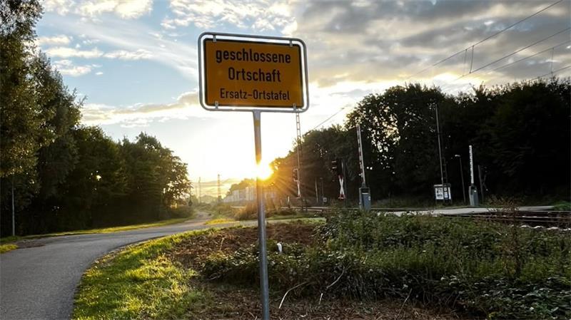 „Geschlossene Ortschaft“? Warum in Assel kein Ortsname mehr steht Auch in Neu Wulmstorf steht aktuell ein temporäres Ortsschild - bis das richtige verfügbar ist.