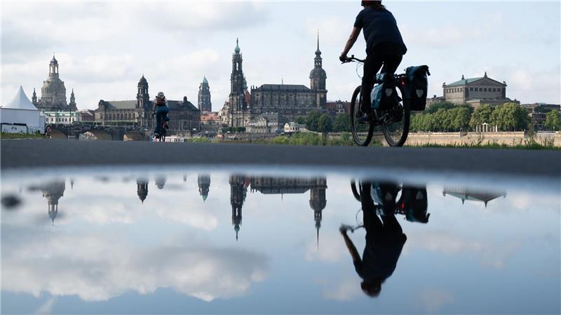 Auch in den kommenden Tagen wird es in Deutschland immer mal wieder nass. 