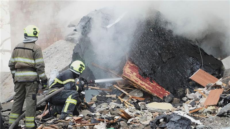Viele Tote bei Luftangriffen - Kiew fordert neue Sanktionen Auch in dieser Nacht wurden Tote und Verletzte gemeldet.