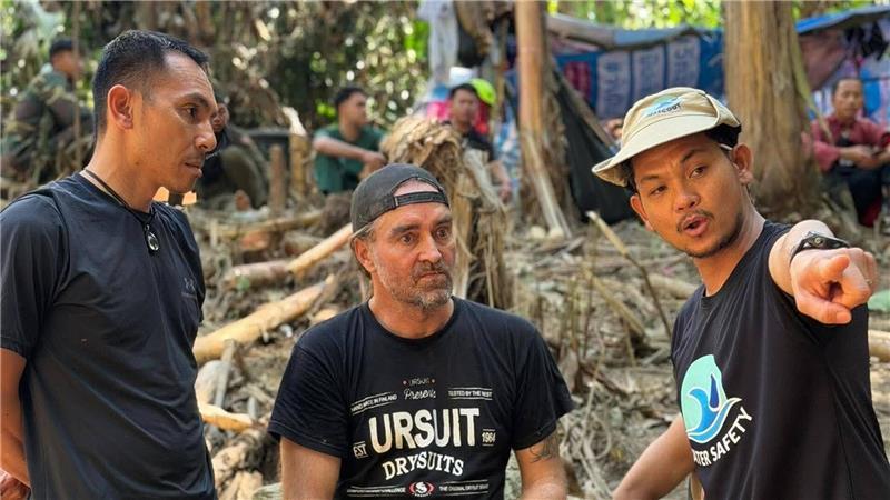 Fünf Goldsucher in Laos-Höhle gerettet – Suche geht weiter Auch internationale Spezialisten, wie der finnische Rettungstaucher Mikko Paasi, beteiligen sich an der Rettungsmission.
