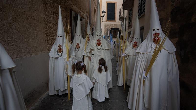 Auch kleine Kinder machen mit. (Foto aktuell)