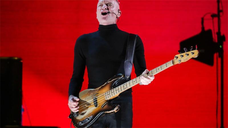 Sting wird 75 - „Fühlt sich besser an, als tot zu sein“ Auch mit über 70 steht Sting regelmäßig auf der Konzertbühne - und aktuell auch auf der Theaterbühne. (Archivbild)