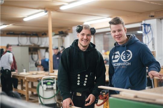Auch nach dem 1. August kann noch eine Ausbildung, zum Beispiel als Tischler, begonnen werden.