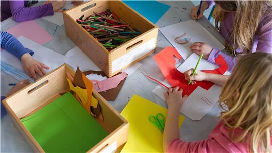Auch nachmittags in der Schule: Ab Herbst haben Erstklässler einen Anspruch auf Ganztagsbetreuung. (Symbolbild)