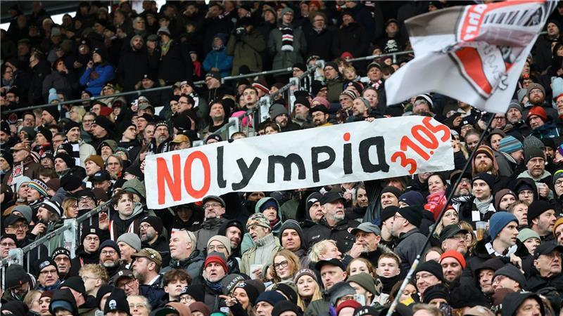 Was zum Hamburger Olympia-Referendum wichtig ist Auch unter den Fans des FC St. Pauli sind Gegner einer Hamburger Olympia-Bewerbung. (Archivbild)