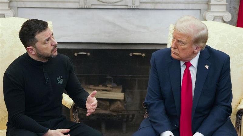 Auch wenn bereits ein paar Tage seit ihrem gescheiterten Treffen im Weißen Haus vergangen sind, tauschen der ukrainische Präsident Wolodymyr Selenskyj und US-Präsident Donald Trump weiter aus der Ferne Argumente aus. (Archivbild)
