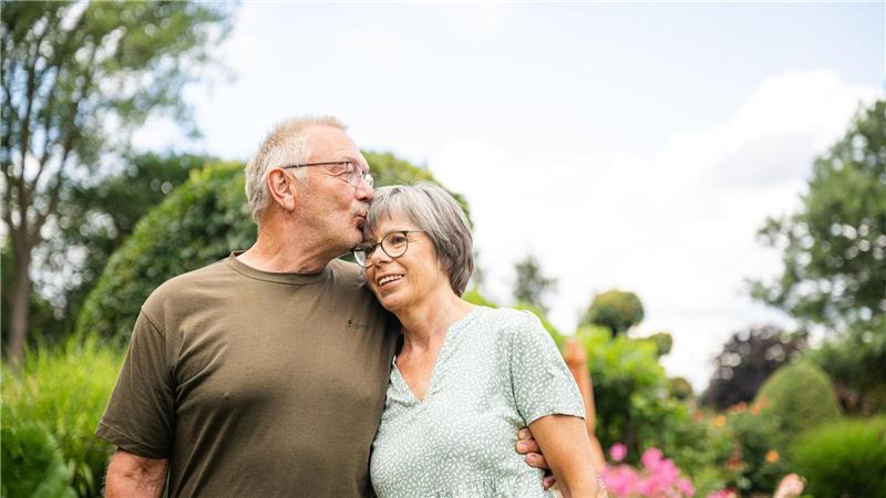 Wie man eine Beziehung neu beleben kann Auch wenn die Verliebtheit irgendwann nachlässt, können die Gefühle noch groß sein.