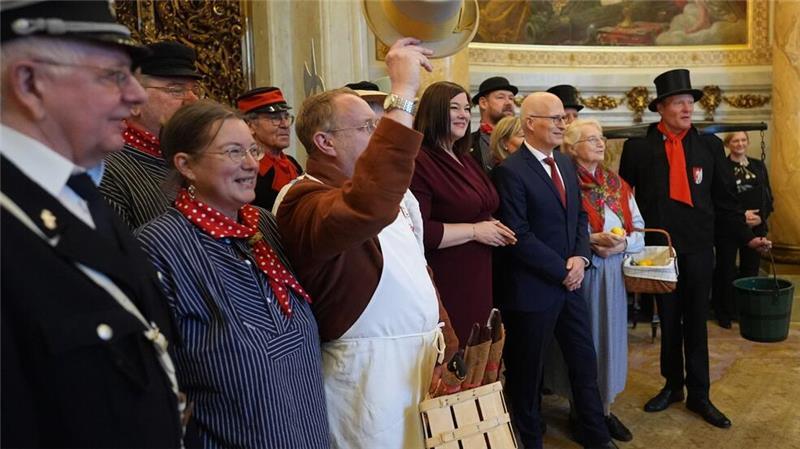 Glückwünsche zum Neujahrsempfang im Hamburger Rathaus Auch zahlreiche Originale waren unter den Gratulanten