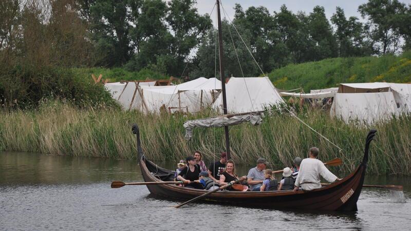 Auch zu Wasser bietet der Wikingermarkt etwas zum Bestaunen.