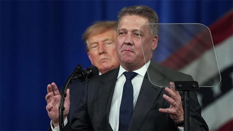 Audi rutscht fast in die roten Zahlen Audi kämpft mit den Folgen einbrechender Absätze in China und den USA - Unternehmenschef Gernot Döllner mit den Folgen eines gemeinsamen Auftritts mit Donald Trump. (Archivbild)