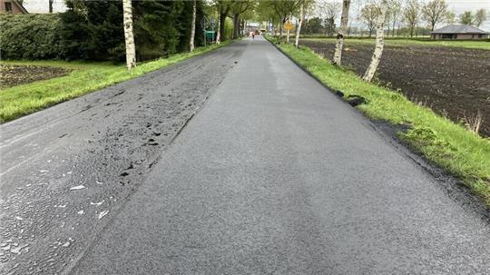 Auf 200 Metern wurde die Asphaltdecke komplett erneuert.