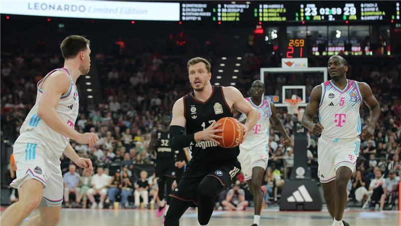 Bayern gegen Alba: Traumfinale für Pesic Auf Bayern-Star Andreas Obst (M) wird es im Playoff-Finale ganz besonders ankommen. (Archivbild)