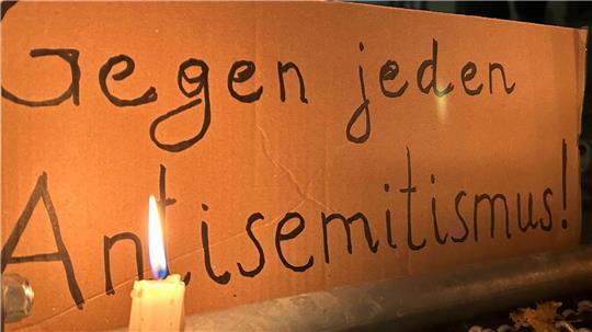 Auf Bundesebene und auch in den Ländern gibt es in Deutschland Beauftragte, die sich um die Bekämpfung von Antisemitismus kümmern. (Symbolbild)