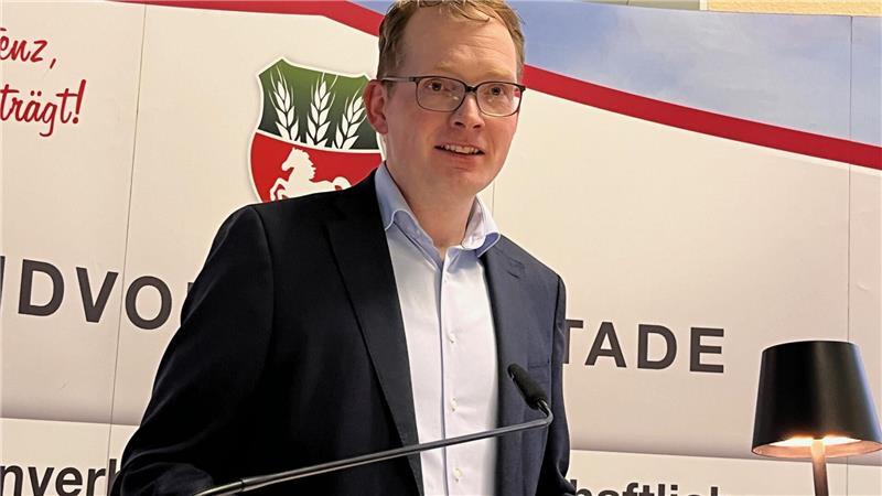 Auf Einladung des Landvolks stellte Dr. Henning Müller die Chancen und Grenzen für den Einsatz von KI im landwirtschaftlichen Betrieb vor.